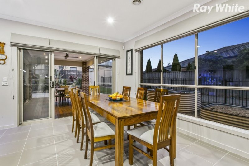 Photo - 107 Livingstone Boulevard, Pakenham VIC 3810 - Image 4