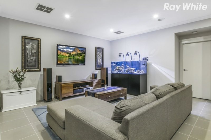 Photo - 107 Livingstone Boulevard, Pakenham VIC 3810 - Image 5