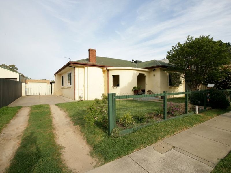 107 Main Street, Lake Albert NSW 2650