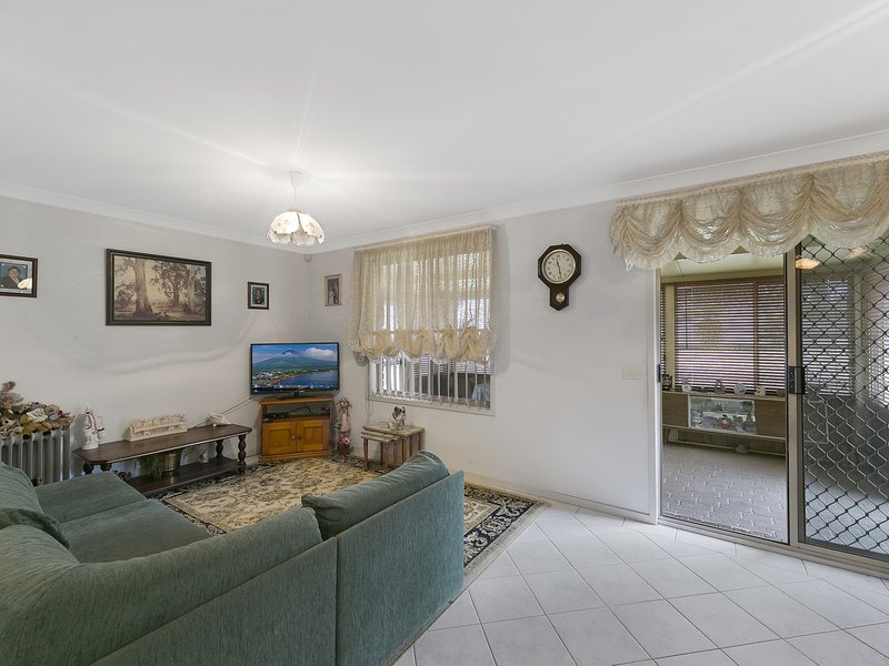 Photo - 107 Manoa Road, Budgewoi NSW 2262 - Image 3