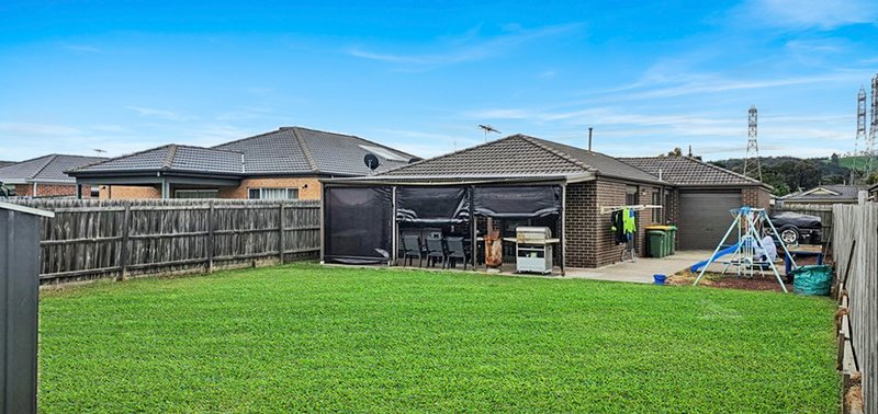 Photo - 107 Melissa Way, Pakenham VIC 3810 - Image 11