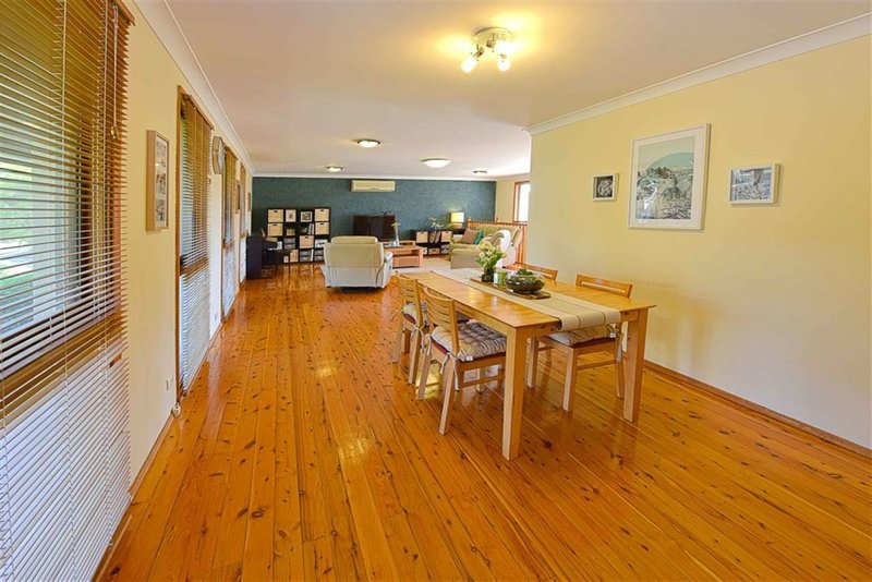 Photo - 107 Merindah Road, Baulkham Hills NSW 2153 - Image 4