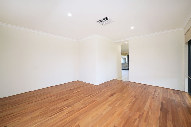 Photo - 107 Mowbray Square, Clarkson WA 6030 - Image 3