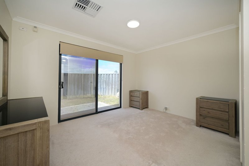 Photo - 107 Mowbray Square, Clarkson WA 6030 - Image 7