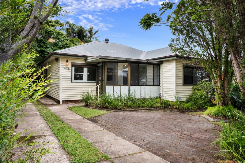 Photo - 107 Pioneer Road, East Corrimal NSW 2518 - Image 1