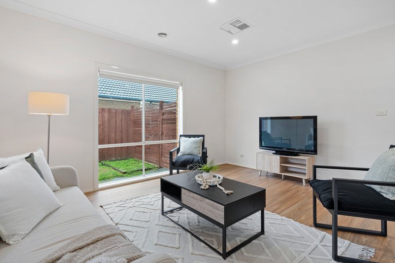 Photo - 107 The Great Eastern Way, South Morang VIC 3752 - Image 5