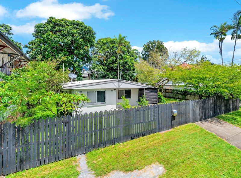 Photo - 107 Tills Street, Westcourt QLD 4870 - Image 15