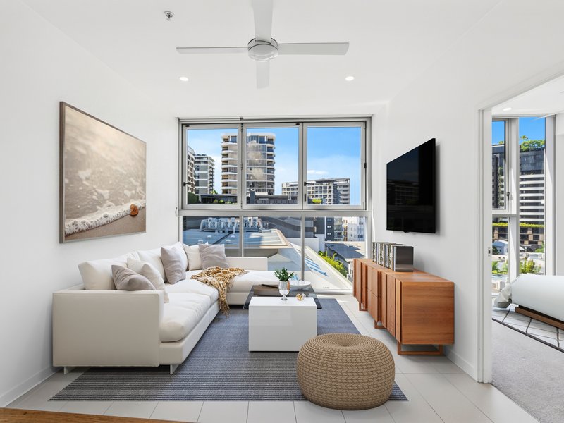 Photo - 10703/88 Doggett Street, Newstead QLD 4006 - Image 1