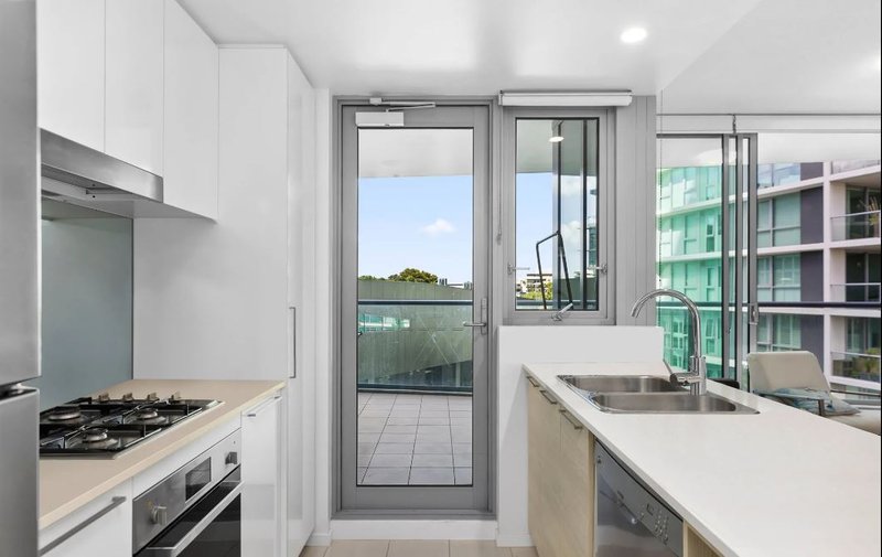 Photo - 10706/8 Harbour Road, Hamilton QLD 4007 - Image 5
