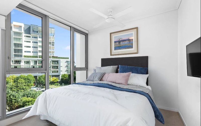 Photo - 10706/8 Harbour Road, Hamilton QLD 4007 - Image 6