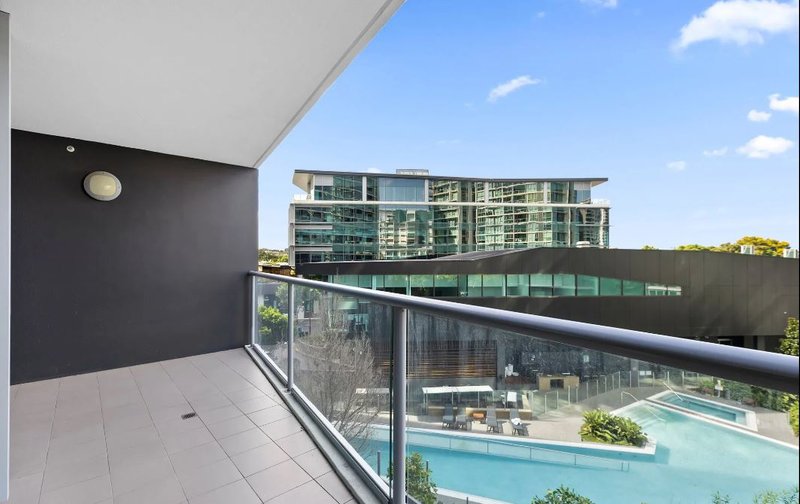 Photo - 10706/8 Harbour Road, Hamilton QLD 4007 - Image 10