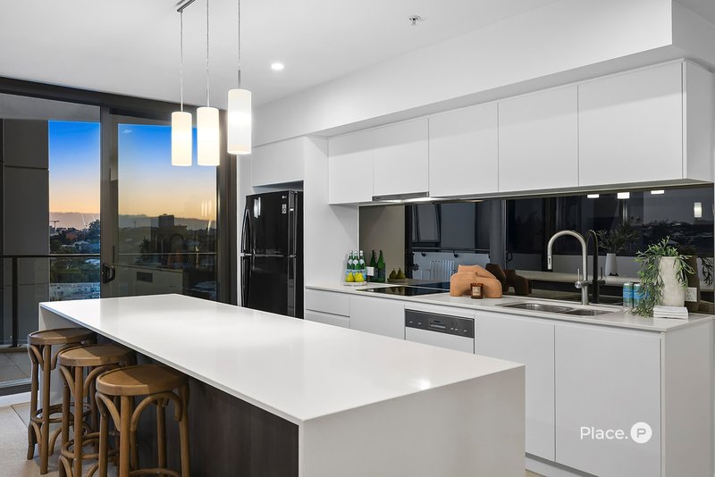 Photo - 10710/300 Old Cleveland Road, Coorparoo QLD 4151 - Image 11