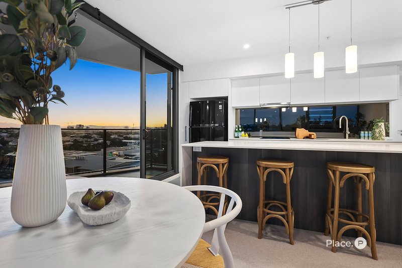 Photo - 10710/300 Old Cleveland Road, Coorparoo QLD 4151 - Image 12