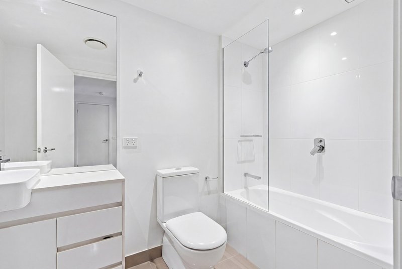 Photo - 107/11 Compass Drive, Biggera Waters QLD 4216 - Image 9