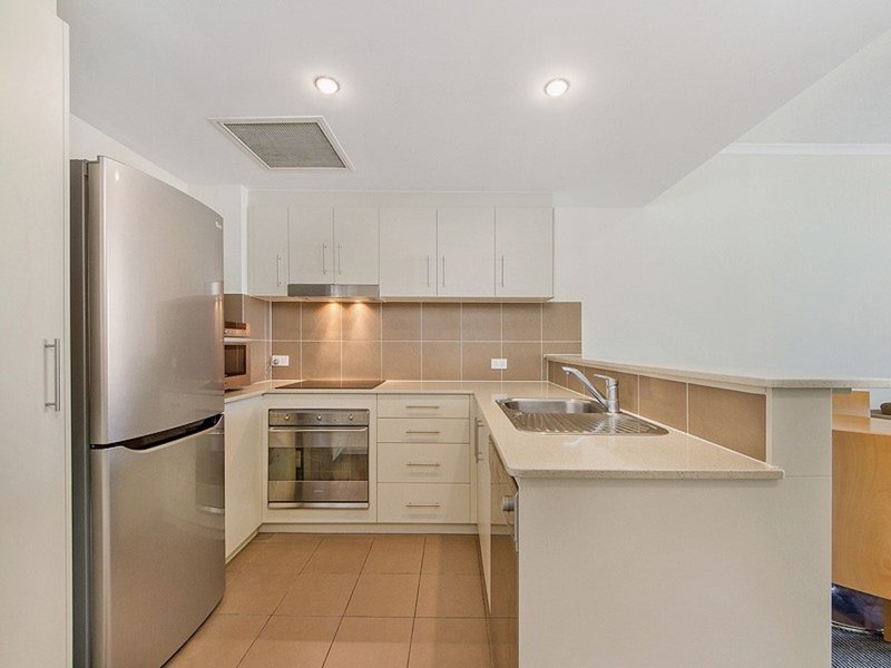 Photo - 1071/1 Ocean Street, Burleigh Heads QLD 4220 - Image 2