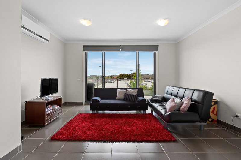 Photo - 107/141 Windermere Boulevard, Pakenham VIC 3810 - Image 3