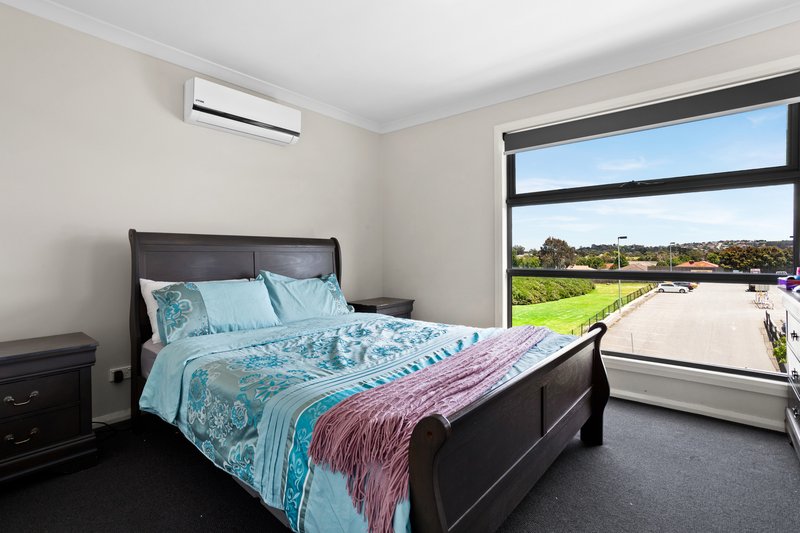 Photo - 107/141 Windermere Boulevard, Pakenham VIC 3810 - Image 6