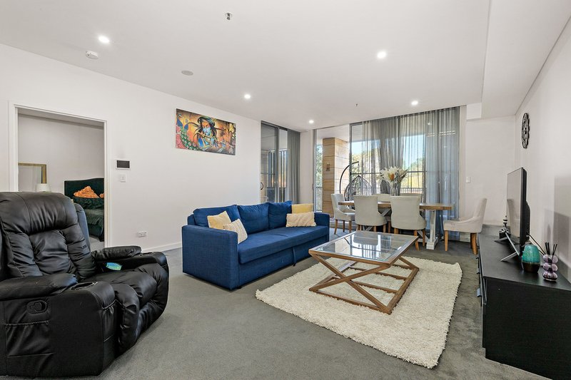 Photo - 107/33 Dawes Avenue, Castle Hill NSW 2154 - Image 2