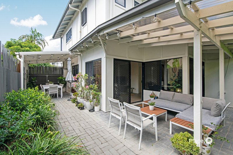 Photo - 10/74 Kent Street, New Farm QLD 4005 - Image 2