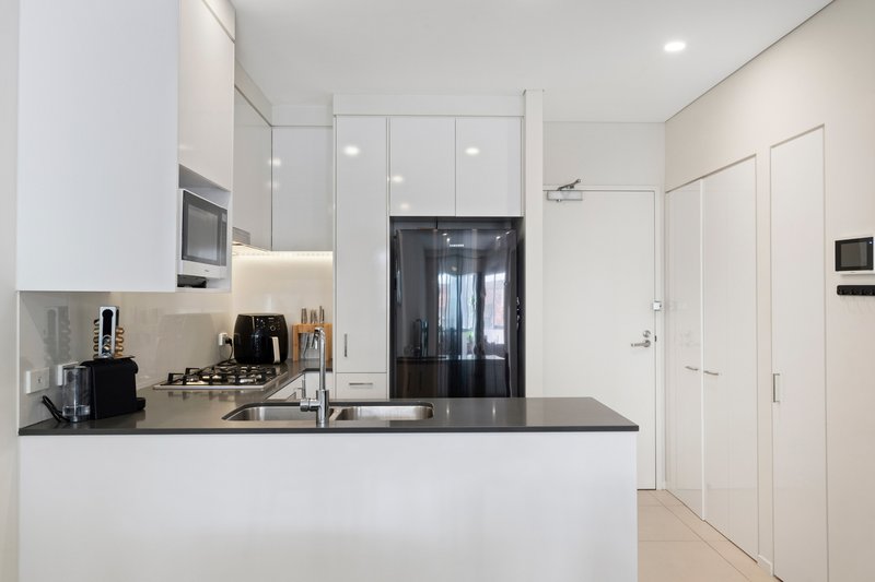 Photo - 107/50 Mclachlan Street, Fortitude Valley QLD 4006 - Image 2