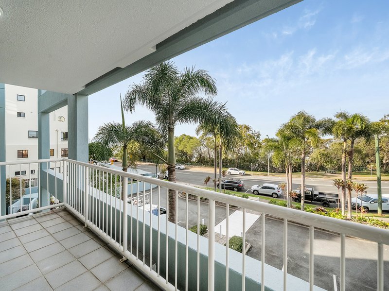 Photo - 10/77 Marine Parade, Redcliffe QLD 4020 - Image 1