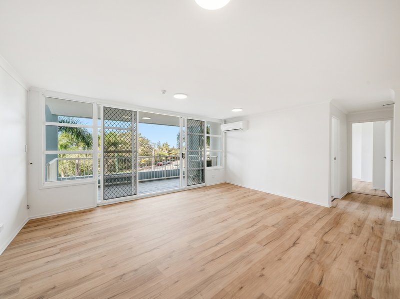 Photo - 10/77 Marine Parade, Redcliffe QLD 4020 - Image 2
