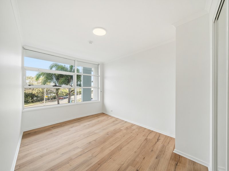 Photo - 10/77 Marine Parade, Redcliffe QLD 4020 - Image 5