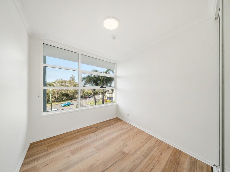 Photo - 10/77 Marine Parade, Redcliffe QLD 4020 - Image 10
