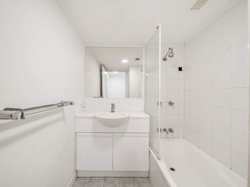 Photo - 10/77 Marine Parade, Redcliffe QLD 4020 - Image 12