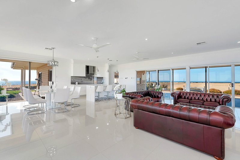 Photo - 1077 Point Riley Road, Wallaroo SA 5556 - Image 4