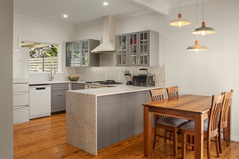 Photo - 108 Alexandra Street, Bardon QLD 4065 - Image 4