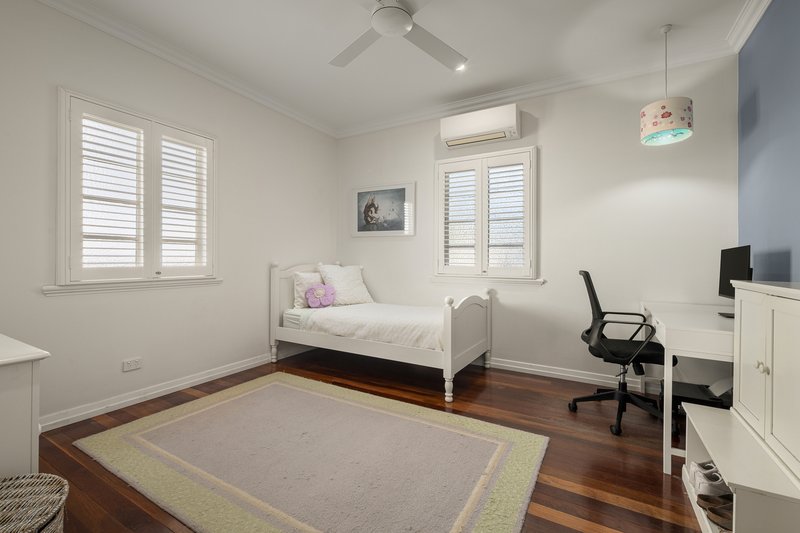 Photo - 108 Alexandra Street, Bardon QLD 4065 - Image 9