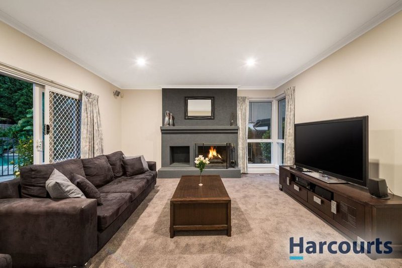 Photo - 108 Amersham Drive, Wantirna VIC 3152 - Image 3