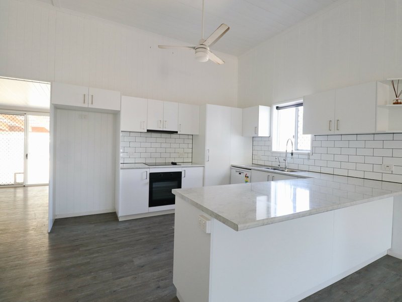 Photo - 108 Arthur Street, Roma QLD 4455 - Image 10