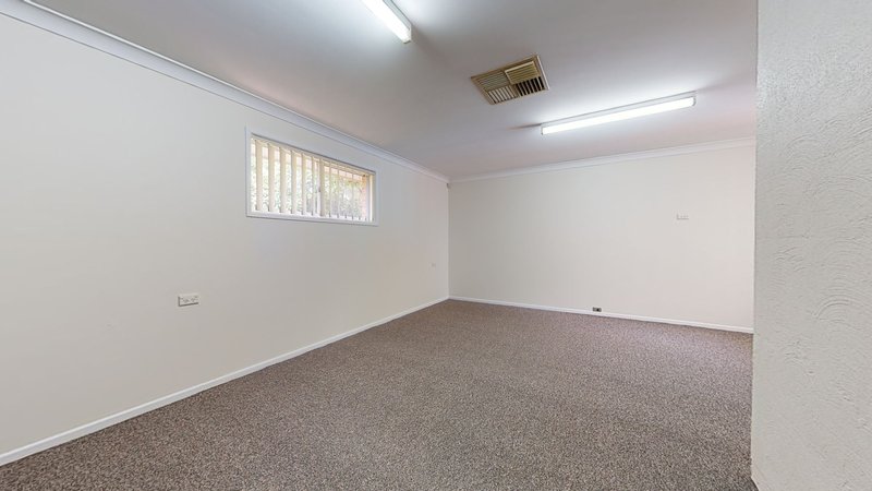 Photo - 108 Baird Drive, Dubbo NSW 2830 - Image 8