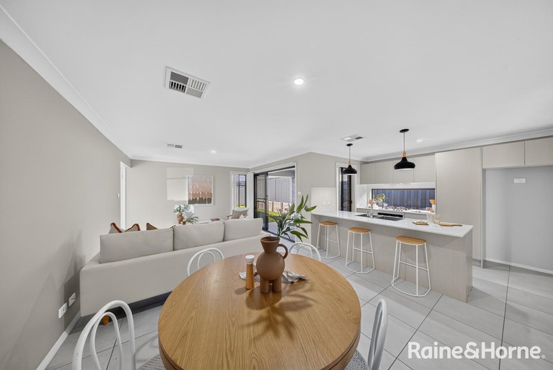 Photo - 108 Balgownie Circuit, Heddon Greta NSW 2321 - Image 9