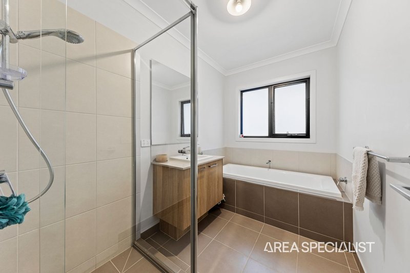 Photo - 108 Ceduna Road, Clyde North VIC 3978 - Image 5