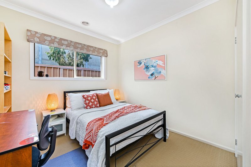 Photo - 108 Clarendon Drive, Keysborough VIC 3173 - Image 12