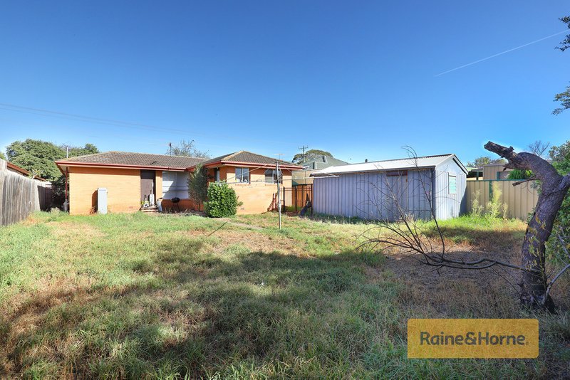 Photo - 108 Exford Road, Melton South VIC 3338 - Image 9