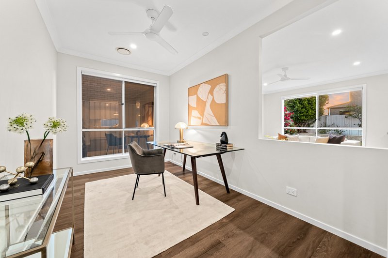 Photo - 108 Ivory Crescent, Pallara QLD 4110 - Image 4