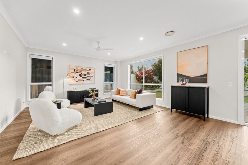 Photo - 108 Ivory Crescent, Pallara QLD 4110 - Image 5