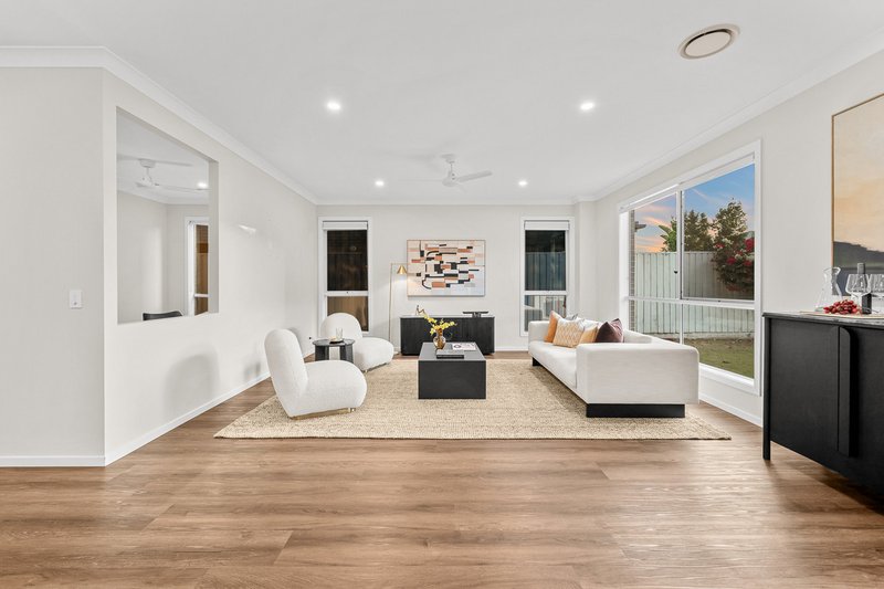 Photo - 108 Ivory Crescent, Pallara QLD 4110 - Image 6