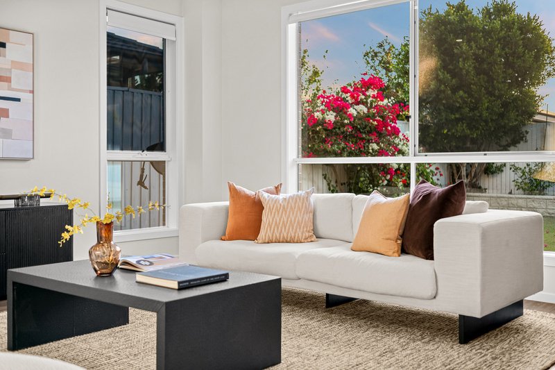Photo - 108 Ivory Crescent, Pallara QLD 4110 - Image 7