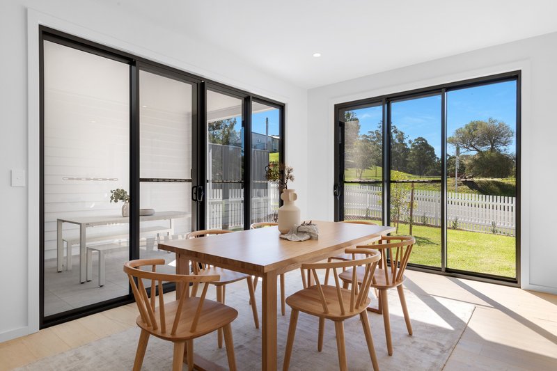 Photo - 108 Jacaranda Avenue, Figtree NSW 2525 - Image 4