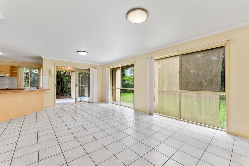 Photo - 10/8 John Paul Drive, Daisy Hill QLD 4127 - Image 6