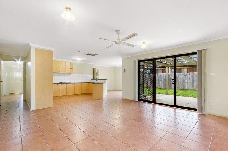 Photo - 108 Kelleway Avenue, Nicholls ACT 2913 - Image 9