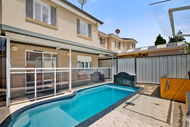 Photo - 108 Kendall Drive, Casula NSW 2170 - Image 22