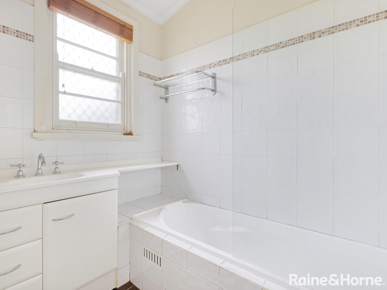 108 Keppel Street, Bathurst NSW 2795 - Image 3