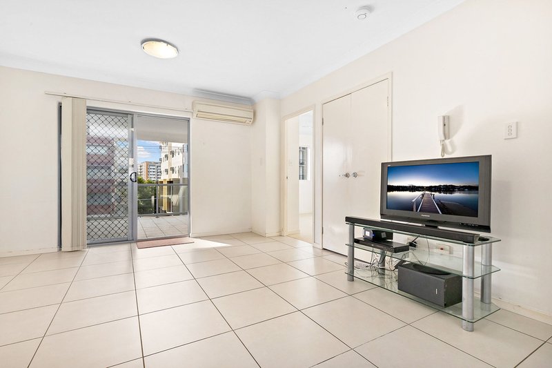 Photo - 10/8 Kingsmill Street, Chermside QLD 4032 - Image 3