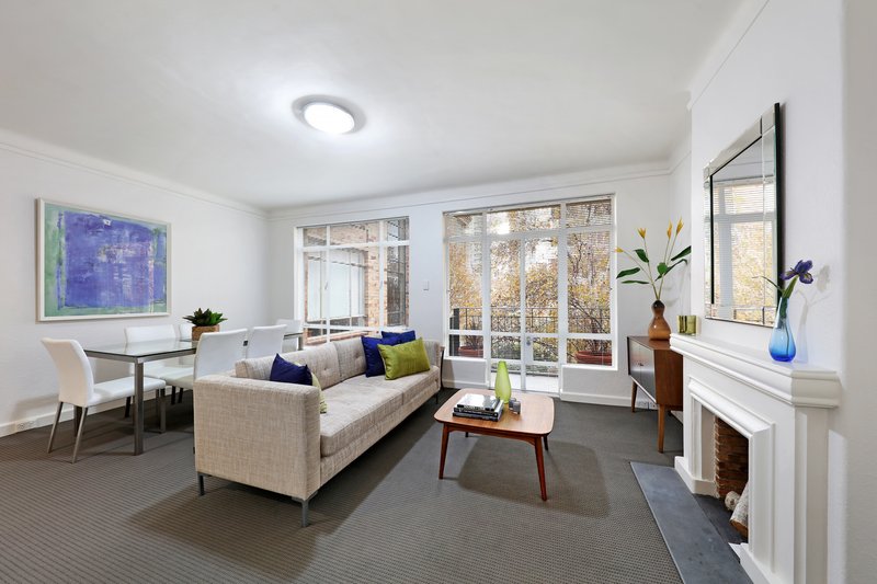 Photo - 10/8 Louise Street, Melbourne VIC 3004 - Image 2